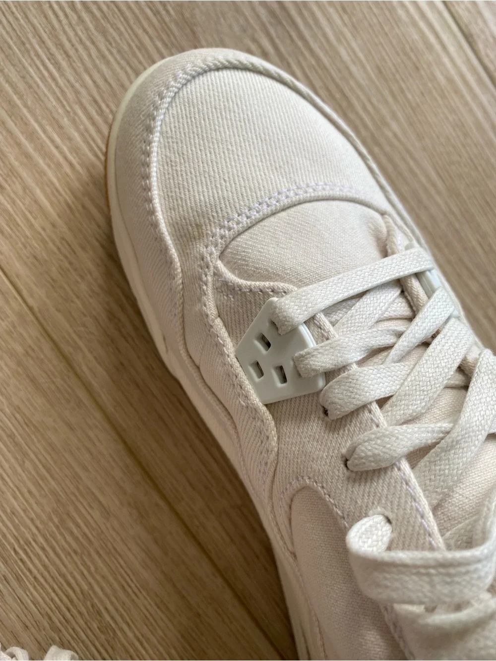 Levi's × Air Jordan 4 Retro GS 'White Denim' Size US 7 Men